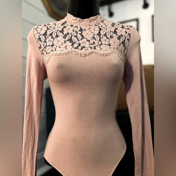 Forever 21 Pink Lace Long Sleeve Bodysuit, Size Small